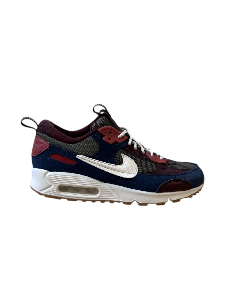 NIKE